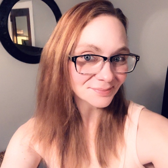 Meet your Posher, Allie S. - Picture 1 of 6